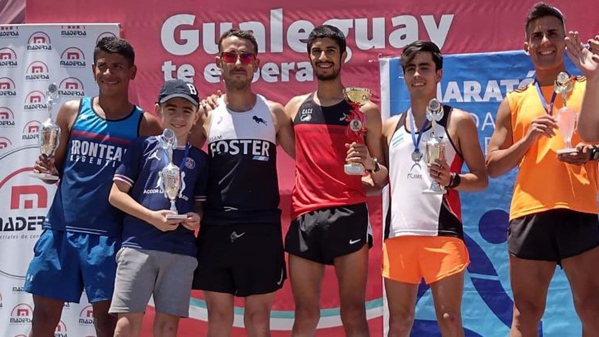 Jonatan Kriger al podio: fue tercero en el Maratón Ciudad de Gualeguay