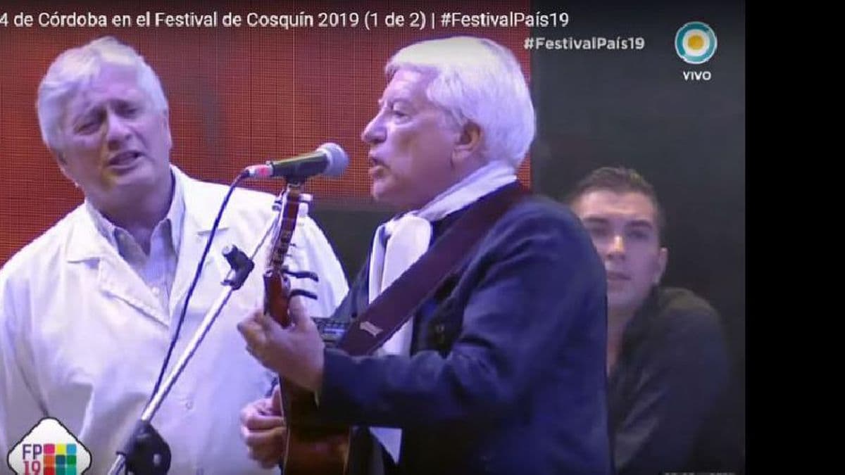 El doctor Roberto Herrera cantó en los festejos de Los 4 de Córdoba