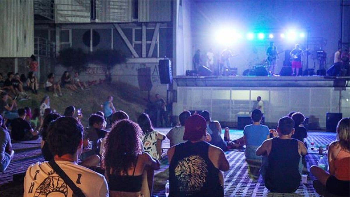 La Biblioteca Menéndez vibró al ritmo del rock and roll