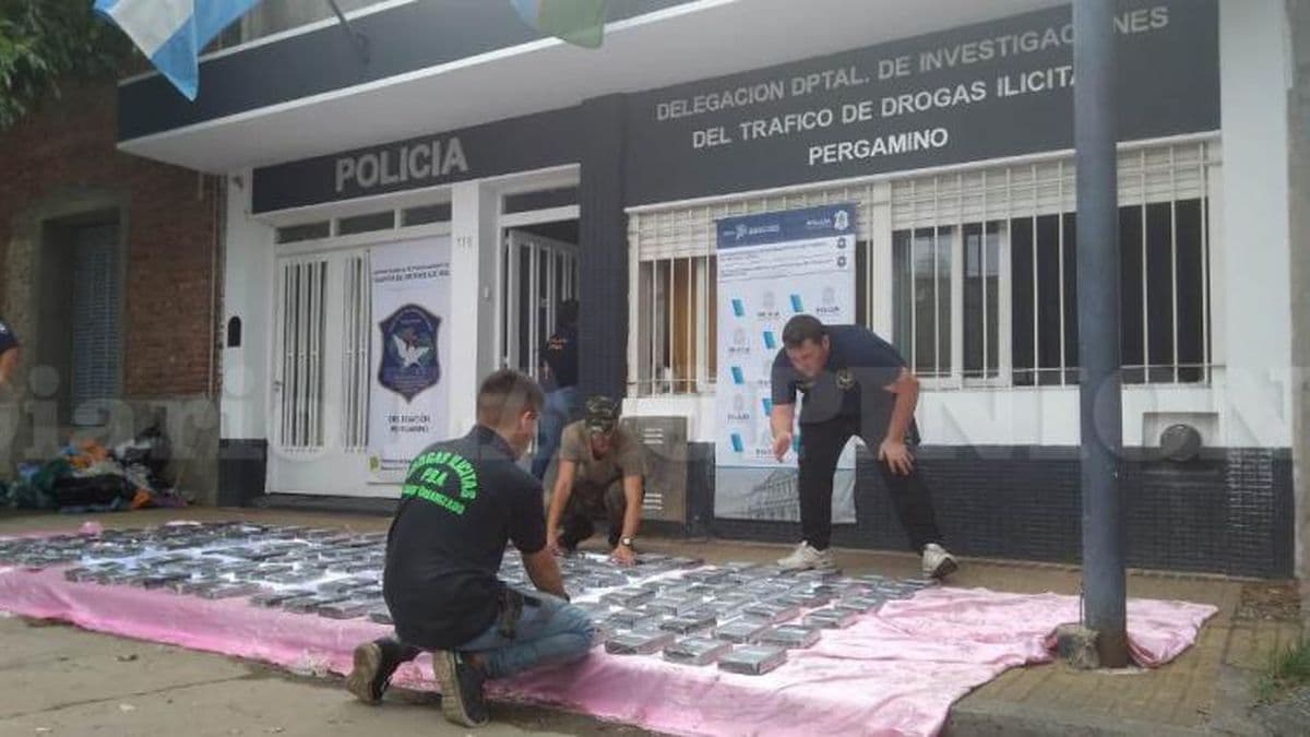 Una avioneta arrojó 150 kilogramos de cocaína en cercanías de Rancagua