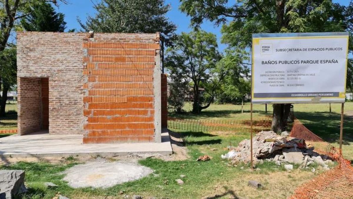 Avanza la construcción de los sanitarios en Parque España