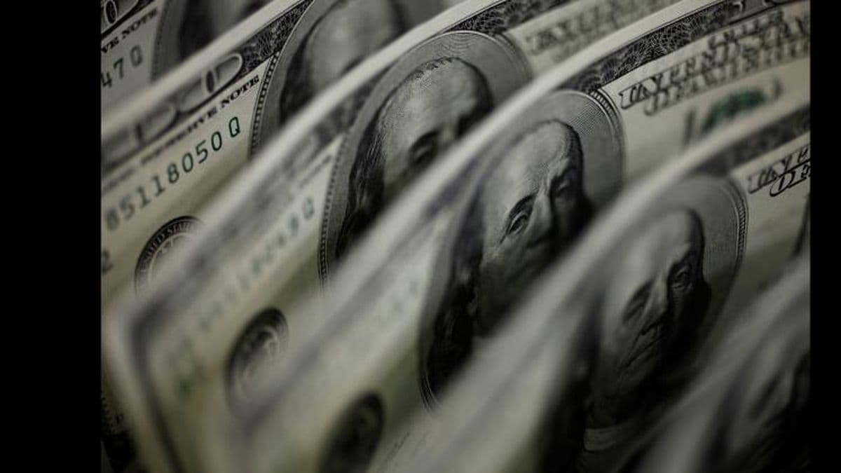 El dólar "blue" alcanzó un nuevo récord y el Banco Central hizo la mayor venta de reservas del mes