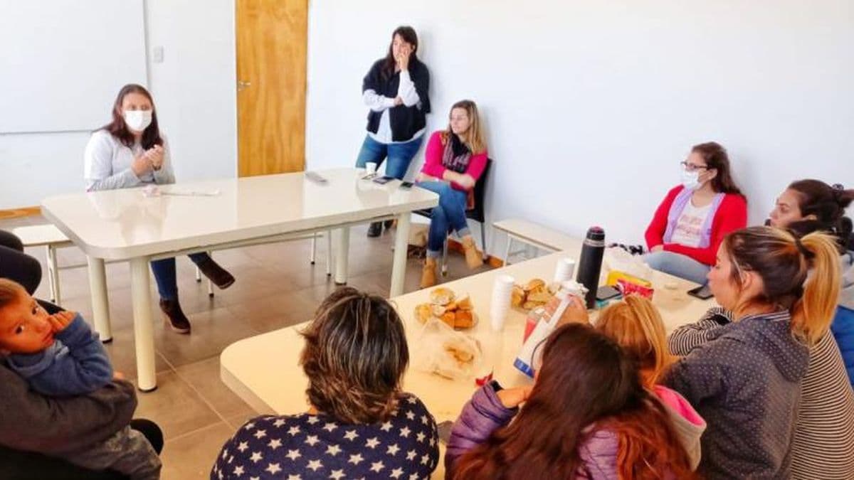Encuentro de mujeres para hablar de salud, en barrio Jorge Newbery