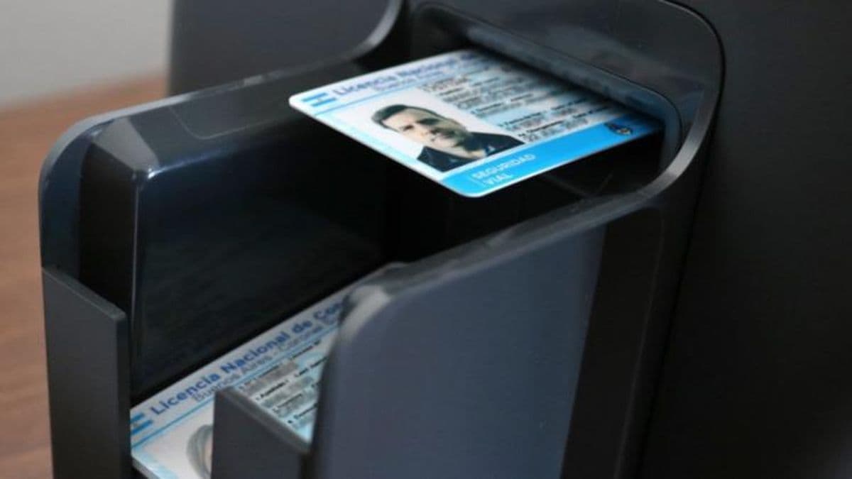 Deudores de cuotas alimentarias no podrán renovar la licencia de conducir