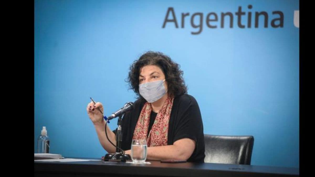 Carla Vizzoti dijo que analizan eliminar el aislamiento para contactos estrechos con vacunación completa