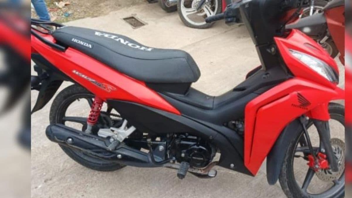 Aprehendieron a un sujeto que se movilizaba montado a una motocicleta robada recientemente