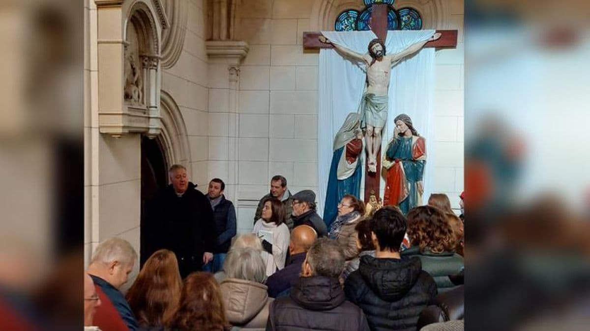 Alrededor de 100 personas en la visita guiada de la Parroquia Merced