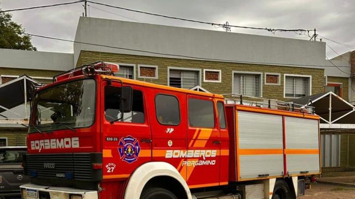 Se incendió un auto en el exHotel Sipe