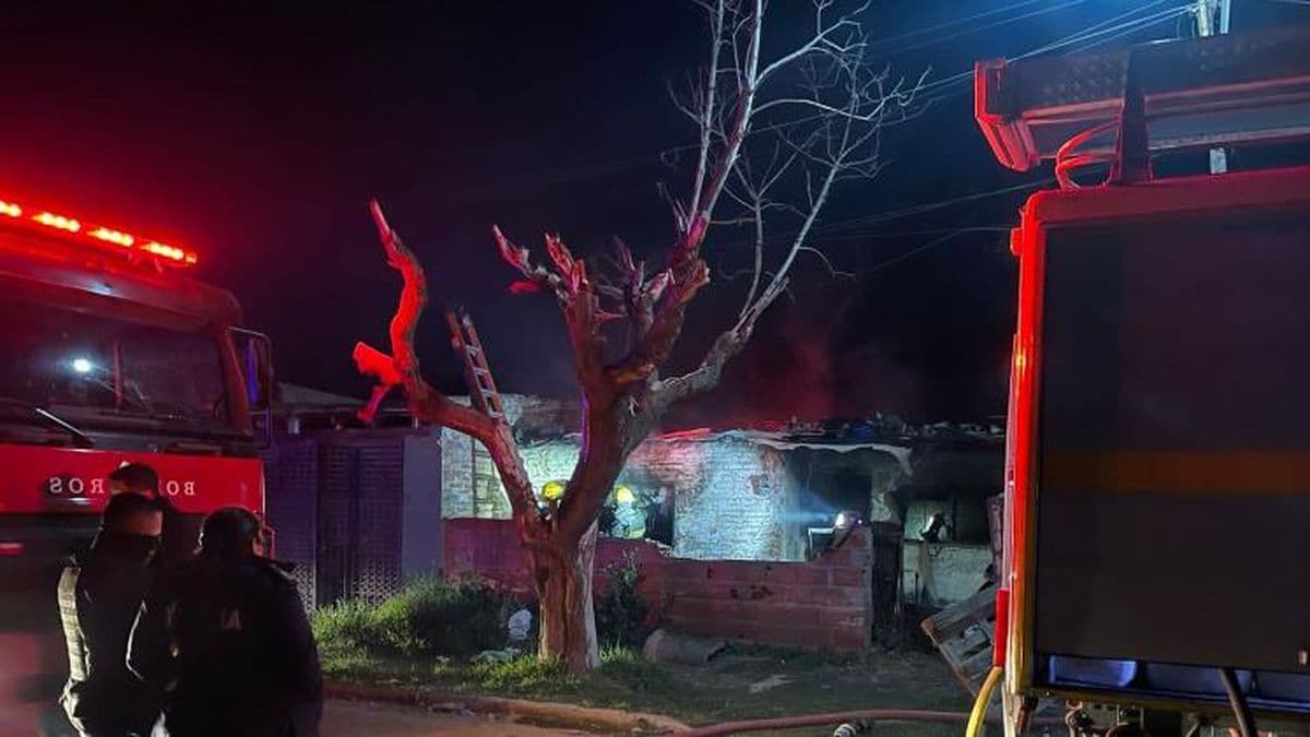 Una casa fue devorada por un incendio
