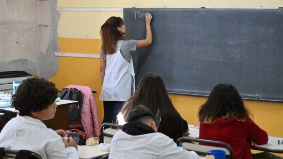 Paritarias salariales: Provincia recibe esta semana a docentes