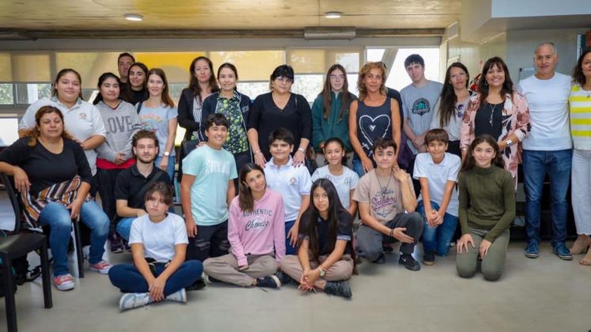 Se entregaron más de 100 Becas Estudiantiles Municipales