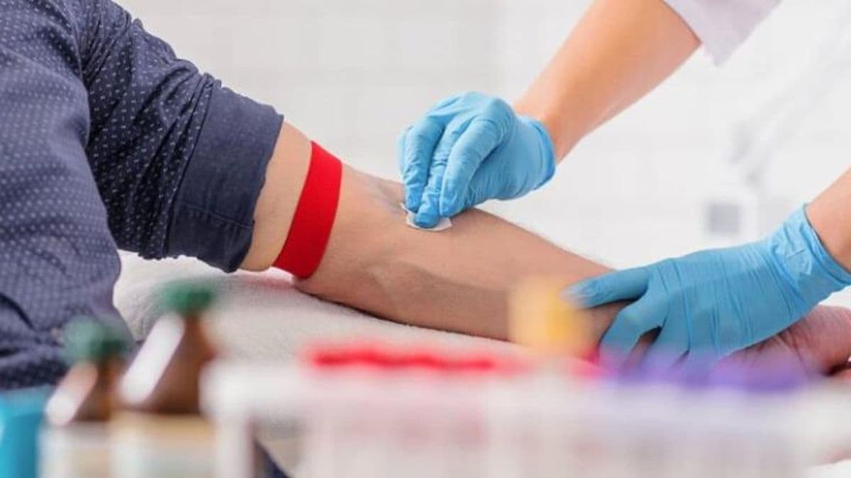 Bioquímicos cobrarán un copago de más de 3.000 pesos a usuarios de prepagas