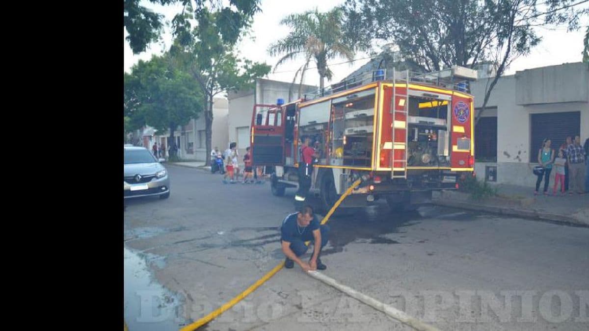 Importantes pérdidas materiales tras el incendio de una casa
