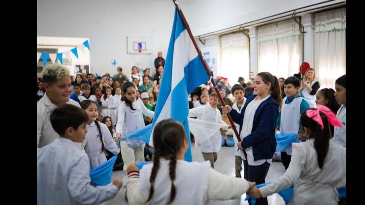 En Manuel Ocampo se realizó el acto por el Día de la Bandera