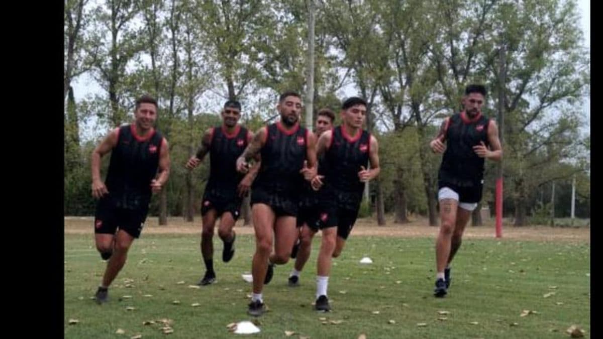 Douglas jugará este sábado su primer amistoso ante Villa Italia