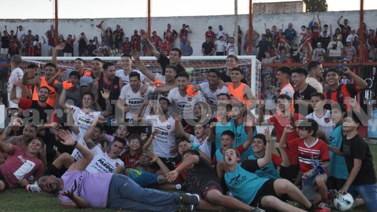 Douglas venció a Ciudad de Bolívar y avanzó a la final del Federal A