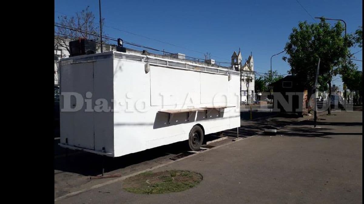 Los carritos de comidas rápidas otra vez con problemas por las exigencias del Municipio
