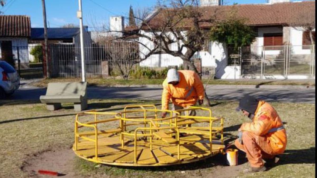 Llevan a cabo obras de mantenimiento en diferentes plazas