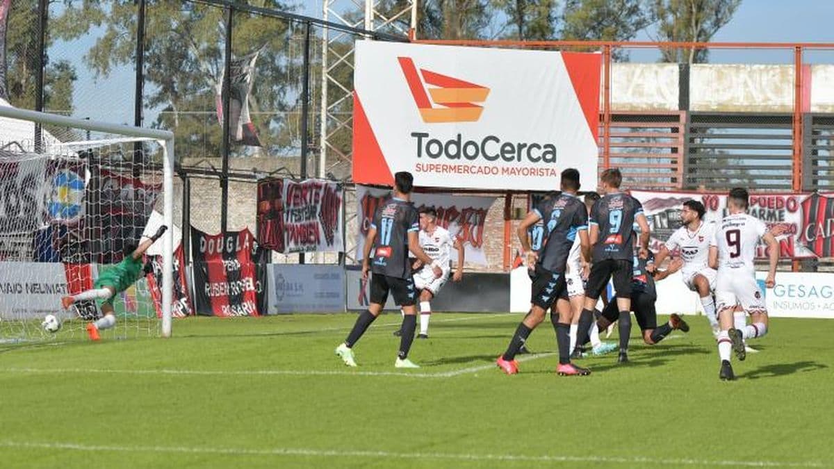 Douglas volvió al triunfo: venció 1 a 0 a Gimnasia de Concepción del Uruguay