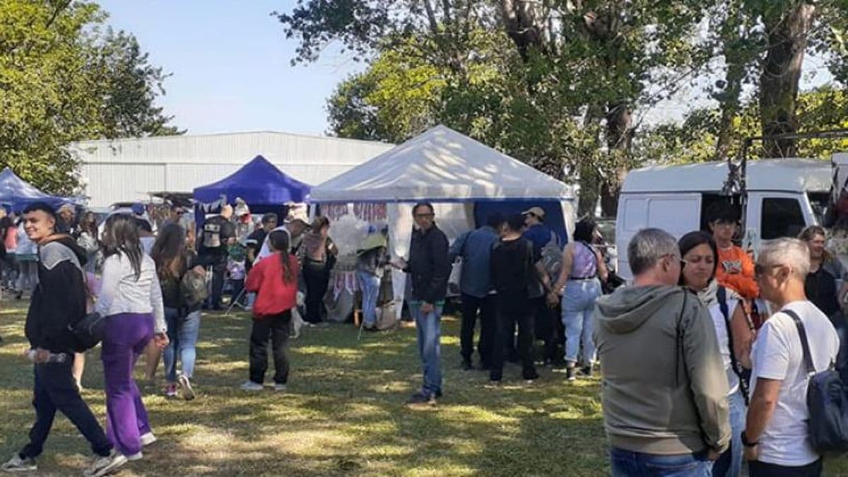 Atractiva y concurrida edición solidaria del Encuentro Motor KM 232 en el Aeroclub