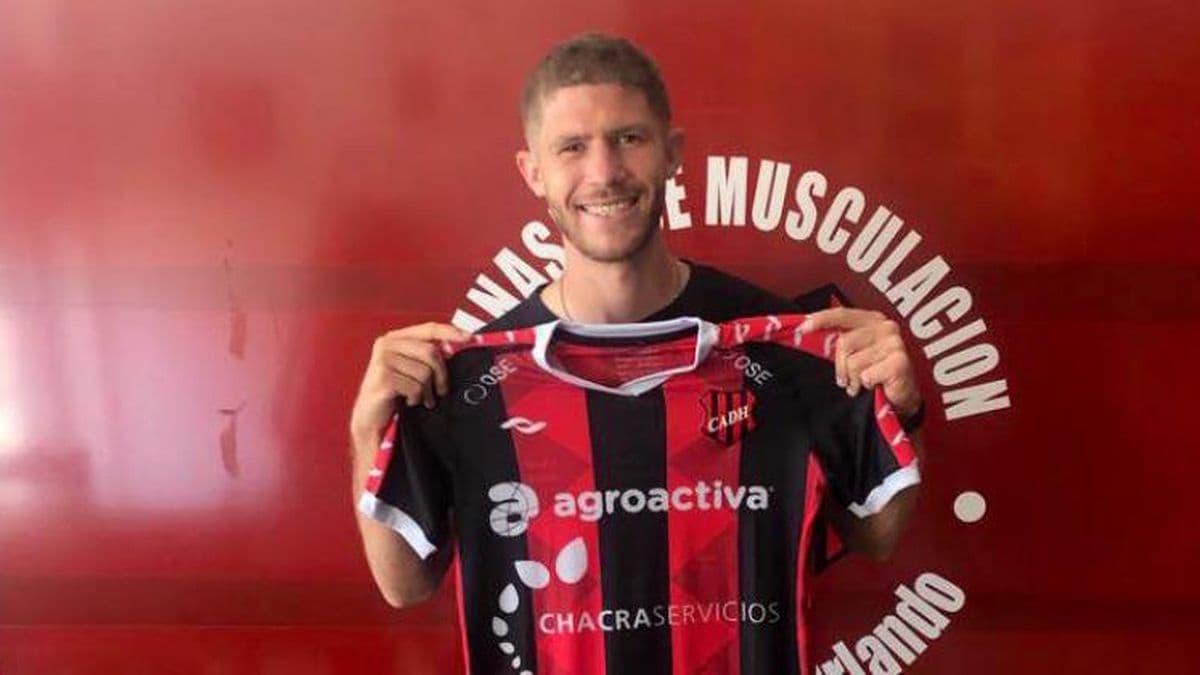 El defensor Matías Barbero es la sexta cara nueva de Douglas