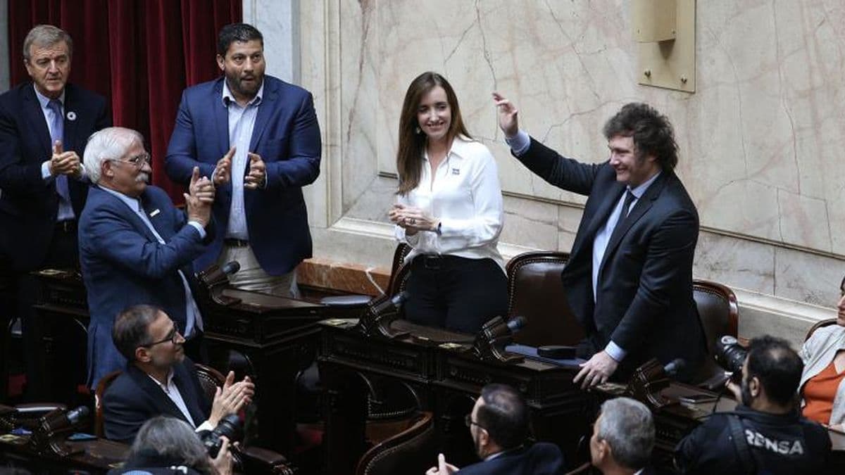La Asamblea Legislativa proclamó a la fórmula presidencial Milei-Villarruel