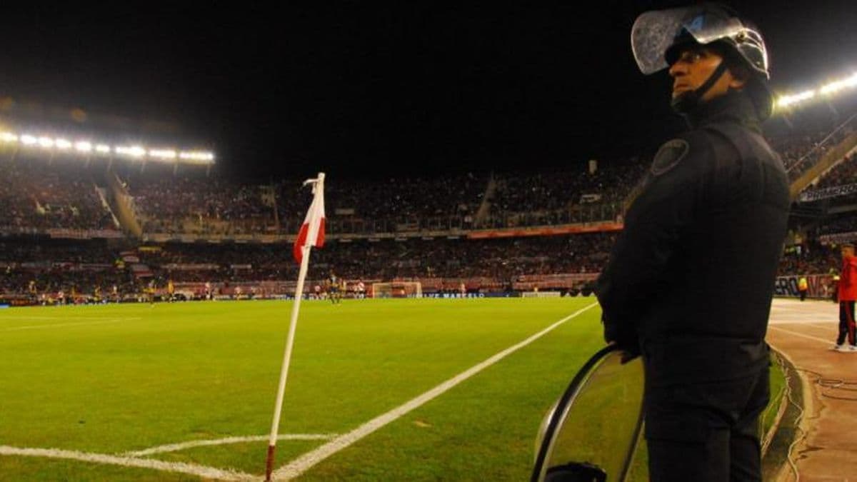 Fútbol: para ir a la cancha se deberá contar con al menos una dosis de la vacuna