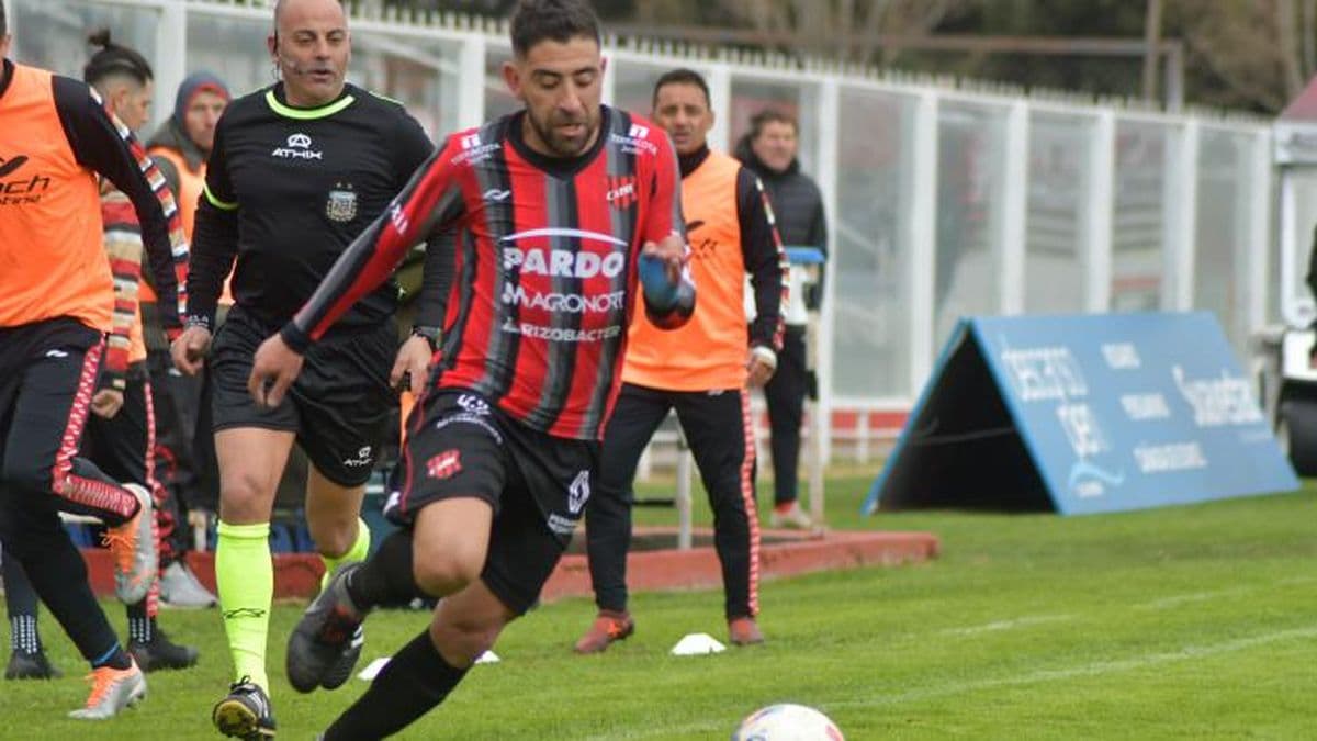 Mazza: "Hasta que el físico me lo permita voy a tratar de lograr otro ascenso con Douglas"
