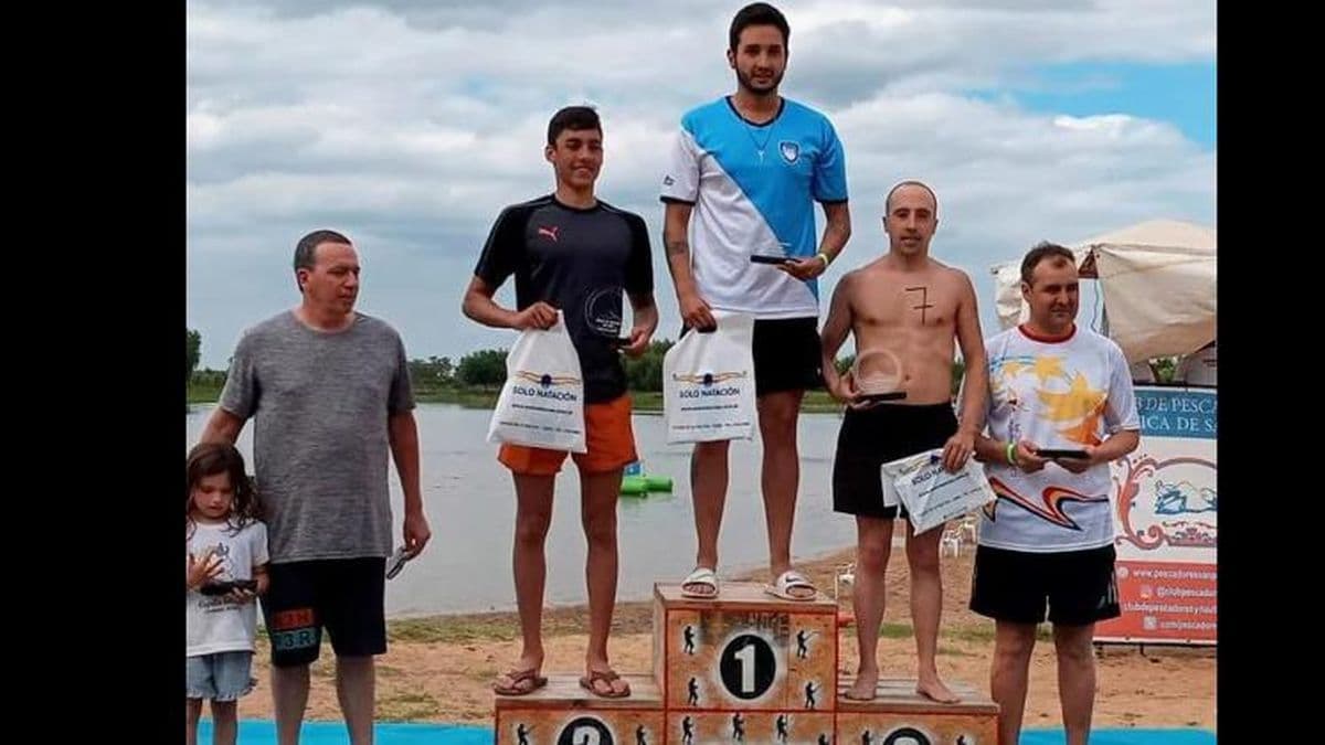 Patricio D'Ottavio sexto en el maratón acuático "Vuelta de Obligado 20K"
