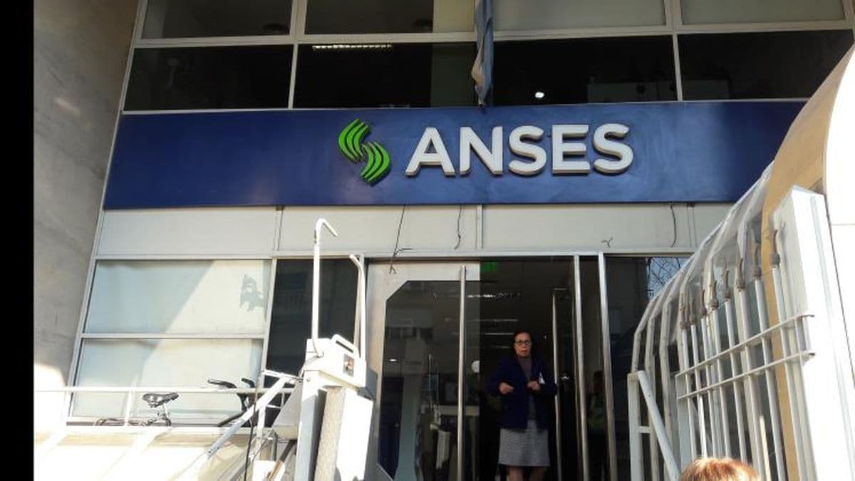 Para la inscripción al Refuerzo, hoy abrirá la oficina de Anses