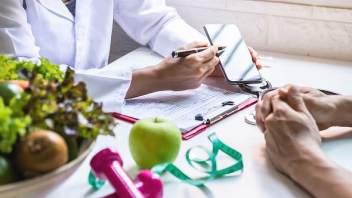 Nutricionistas bonaerenses advierten sobre la práctica ilegal de la profesión