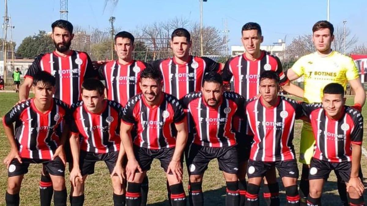 Racing amplió su ventaja al frente de la tabla en la Primera A del fútbol local