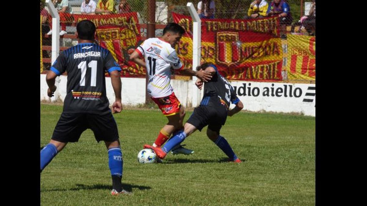 Duelo de punteros e invictos en el Regional; Barracas y Juventud jugarán en Colón