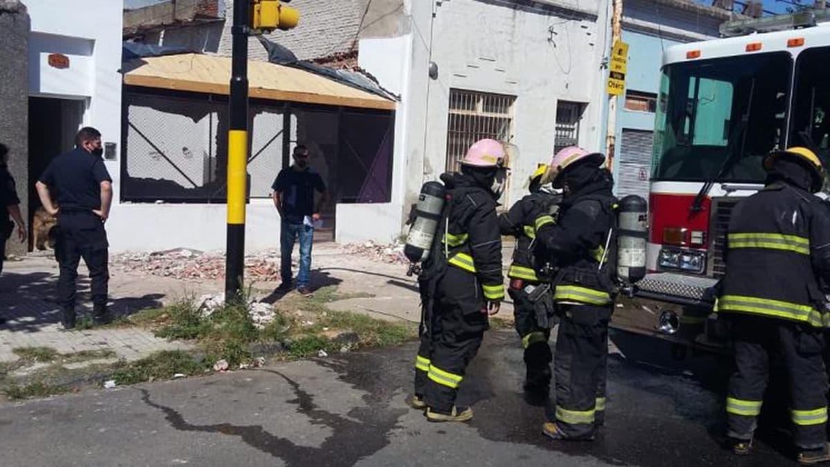 En avenida Alsina al 500 un desalojo terminó en incendio
