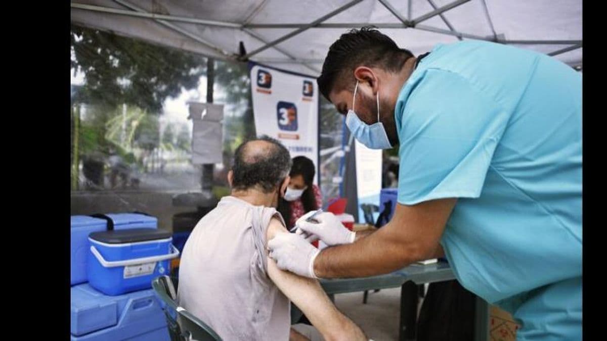 Covid-19: menos del 5% de la población bonaerense tiene los refuerzos al día