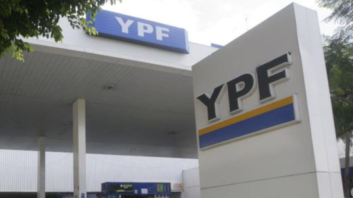YPF se sumó a Shell y aumentó un 4% los precios de sus naftas