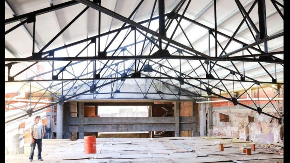 Está finalizando la etapa de colocación de cubierta del Teatro San Martín