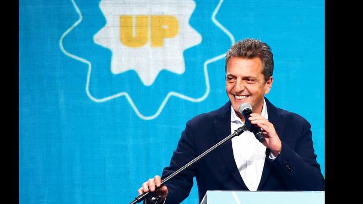 El Gobierno se alinea detrás de Massa, que prepara medidas para paliar la devaluación