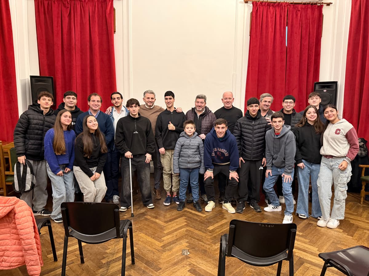 Reconocimiento al esfuerzo: Se entregaron 14 Becas Deportivas