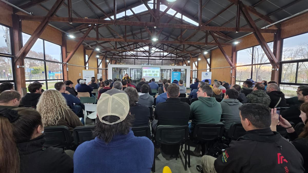 Se realizó una capacitación para operadores de drones del ámbito agropecuario