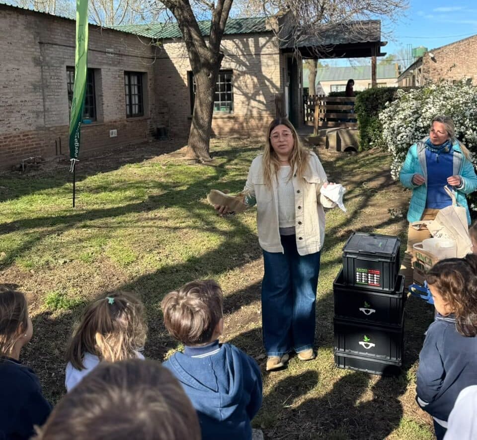 Actuá en Verde llevó una jornada de compostaje al Jardín San Pablo