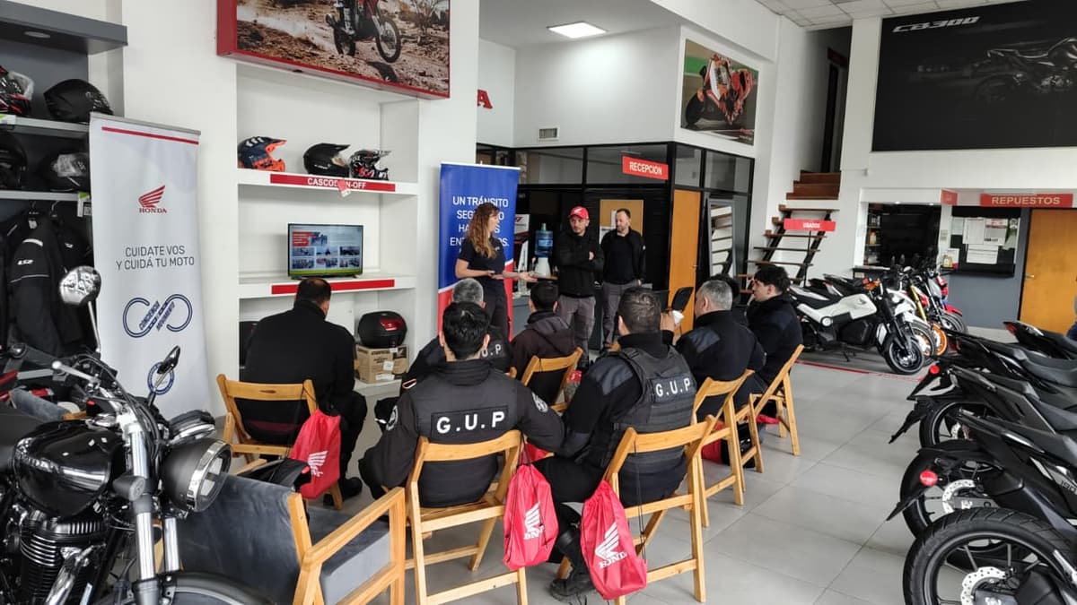 La Patrulla Urbana Motorizada realizó una capacitación en conducción segura junto a Honda