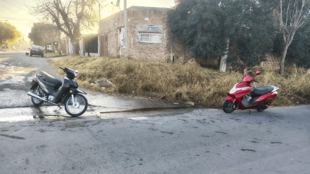 Choque entre dos motocicletas en San Nicolás, que dejó dos heridos leves