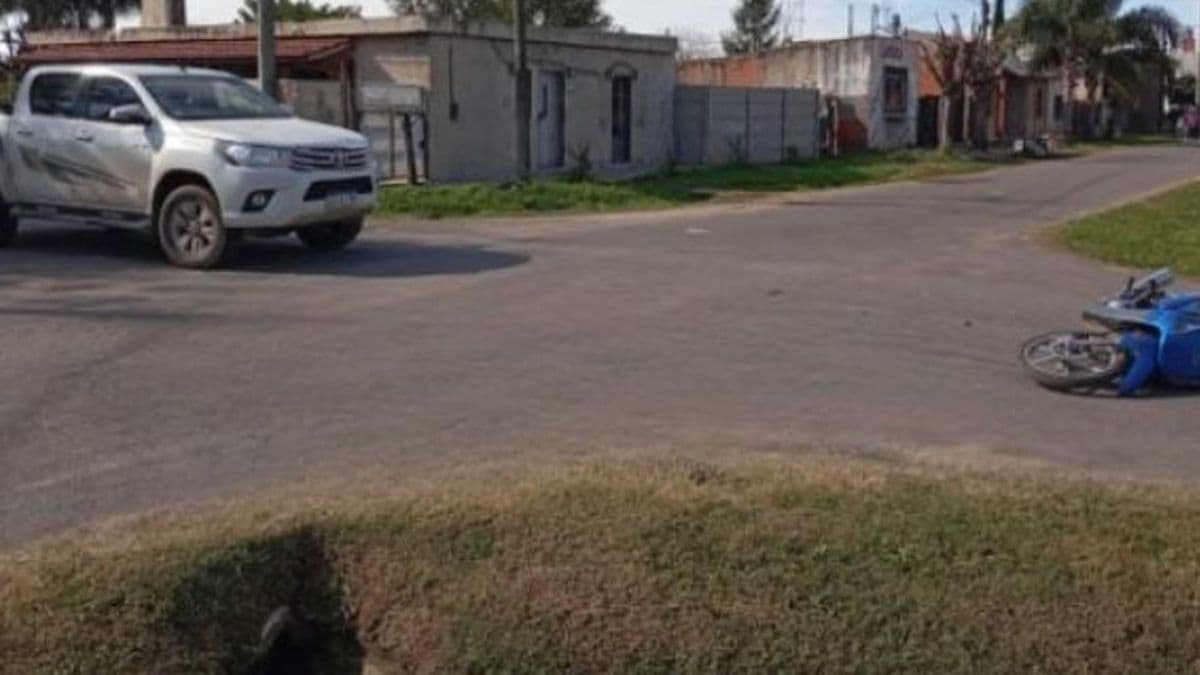 Accidente en San Pedro: mujer y dos menores fueron hospitalizados. Choque entre una moto y una camioneta