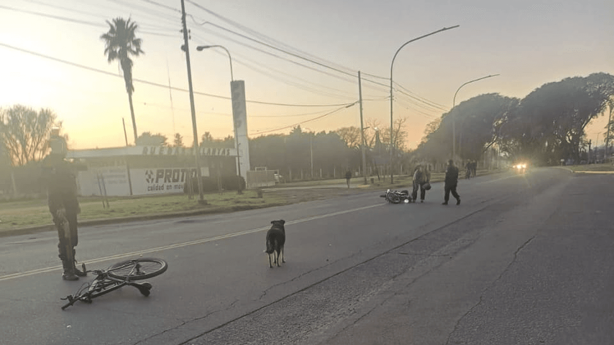 Choque entre moto y bicicleta en zona norte de San Nicolás terminó sin heridos
