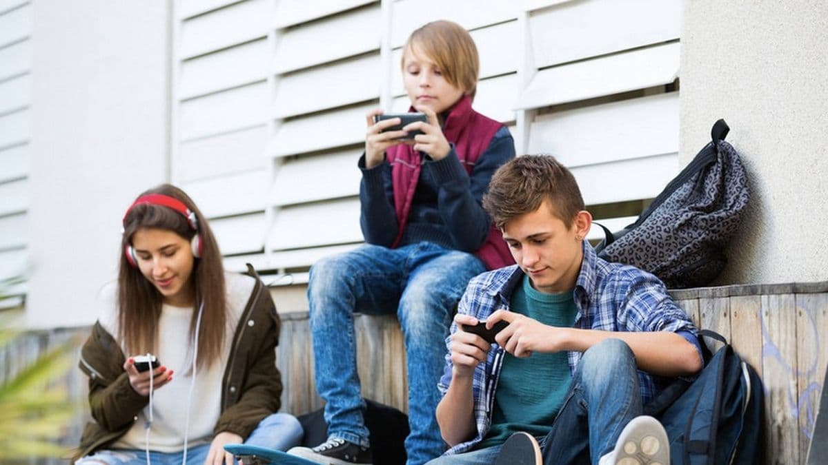 Adolescentes y redes sociales: entre la conexión y la presión