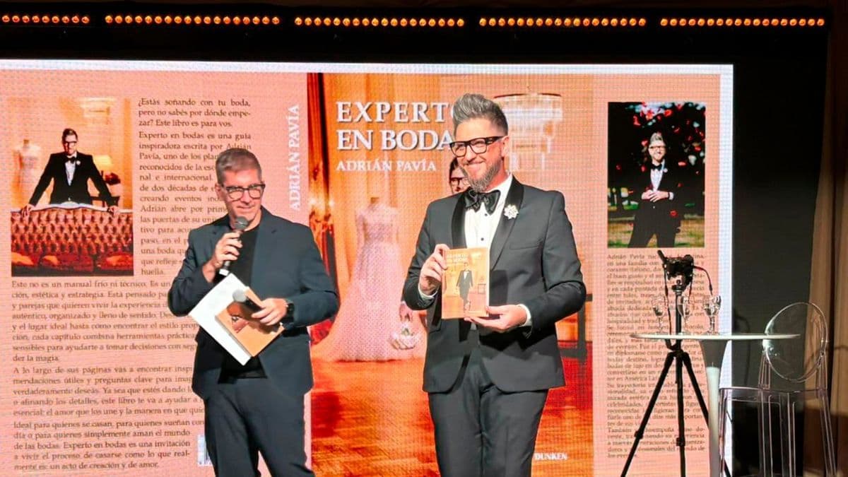 San Nicolás: Adrián Pavía presentó "Experto en bodas" en el Hotel Colonial ante un gran marco de público