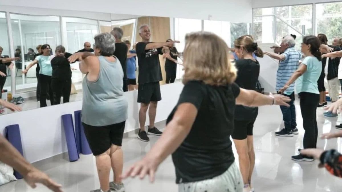 San Pedro lanza taller gratuito de gimnasia para adultos mayores en Envión Depetri