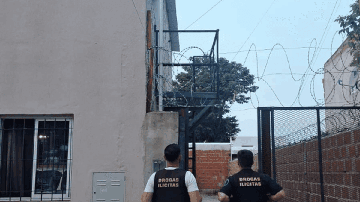San Nicolás: detienen a un hombre por robos reiterados tras allanar su vivienda en barrio Del Carmen