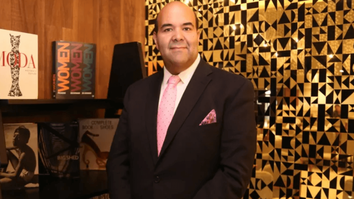 Alonso Cedeño, referente de la comunicación política digital en México. Estratega en la academia de Dick Morris